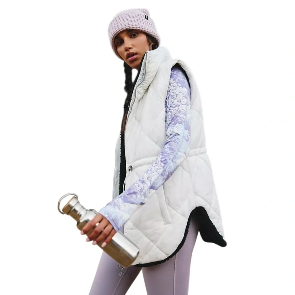 FP Movement Venture On Reversible Vest in White Black - Picture 3 of 4